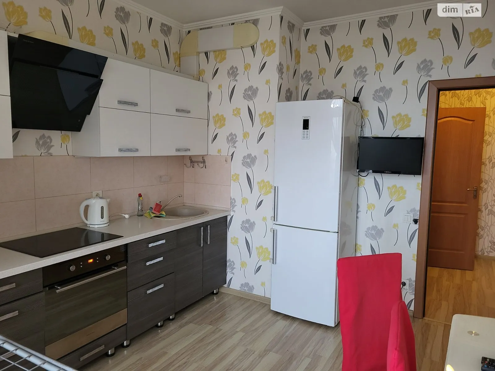 Сдается в аренду 1-комнатная квартира 47 кв. м в Одессе, ул. Средняя, 24 корпус 3 - фото 1