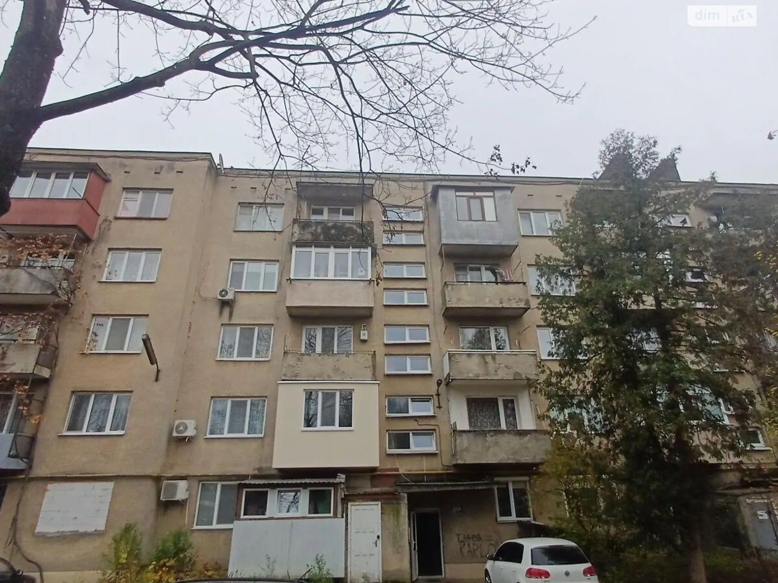 Продається 1-кімнатна квартира 36.7 кв. м у Ужгороді, цена: 36000 $ - фото 1