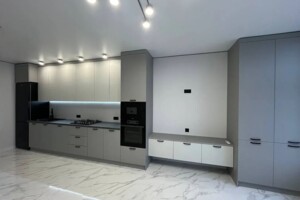 Продажа квартиры, Ивано-Франковск, р‑н. Майзли, Микитинецкая улица, дом 2А