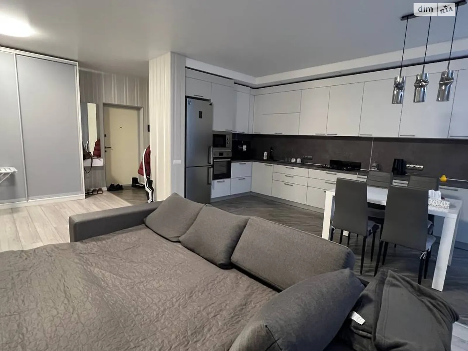 Продается 2-комнатная квартира 67.5 кв. м в Гостомеле, цена: 105000 $ - фото 1