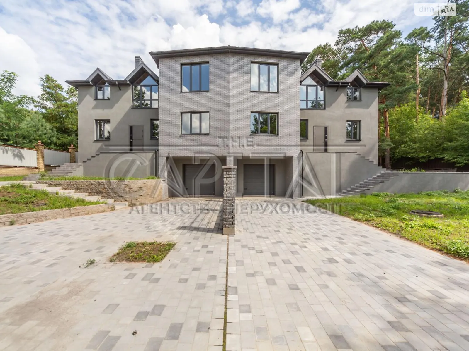 Продается дом на 3 этажа 316.4 кв. м с баней/сауной, цена: 250000 $ - фото 1