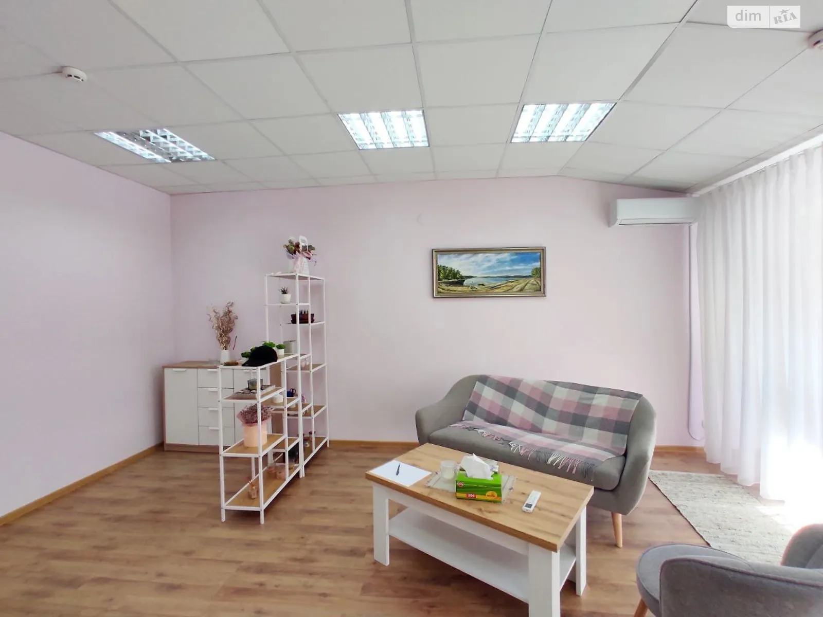 Здається в оренду офіс 26.9 кв. м в бізнес-центрі, цена: 5500 грн - фото 1