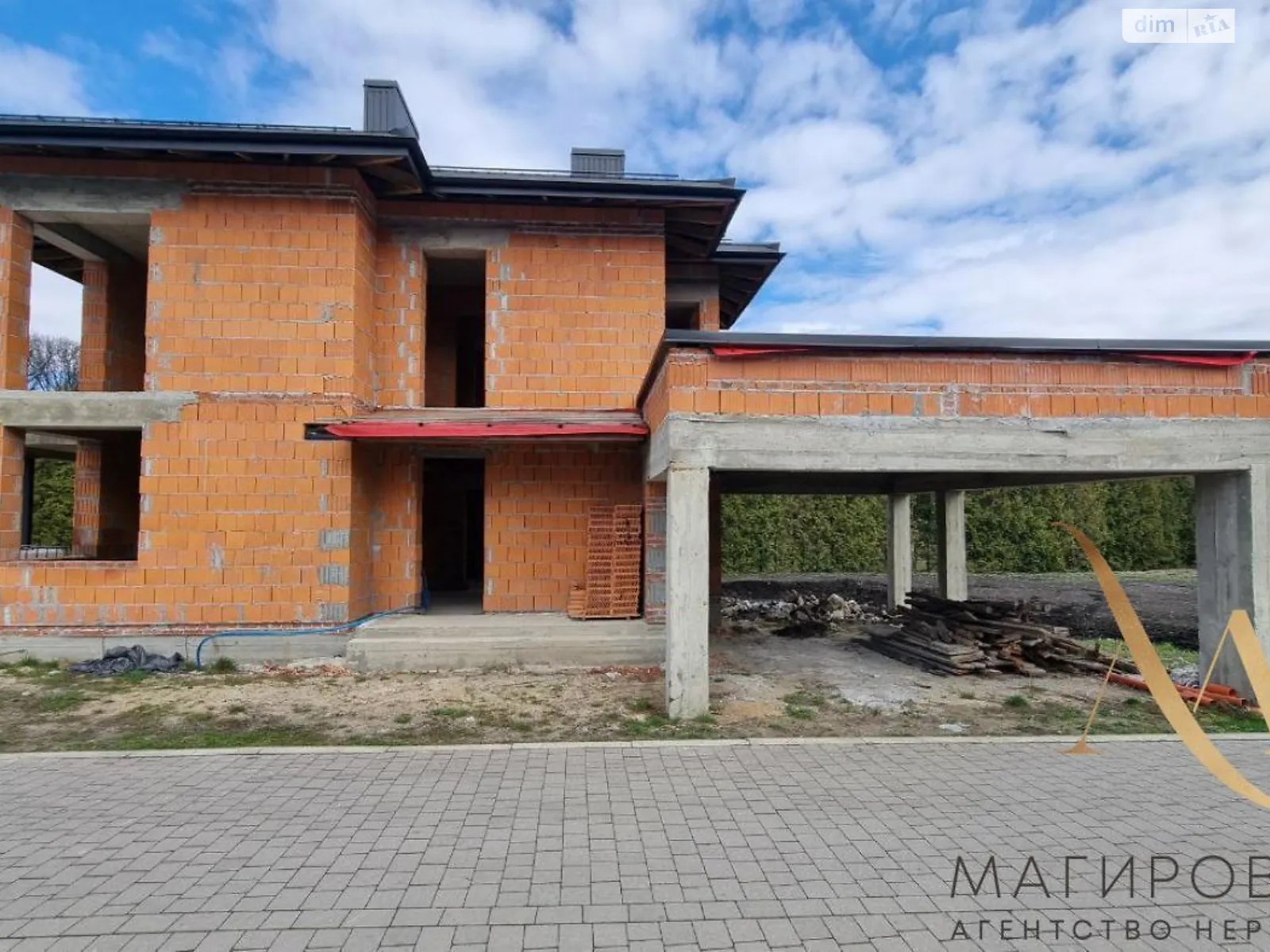 Продается дом на 2 этажа 200 кв. м с камином, ул. Ивана Франко - фото 1