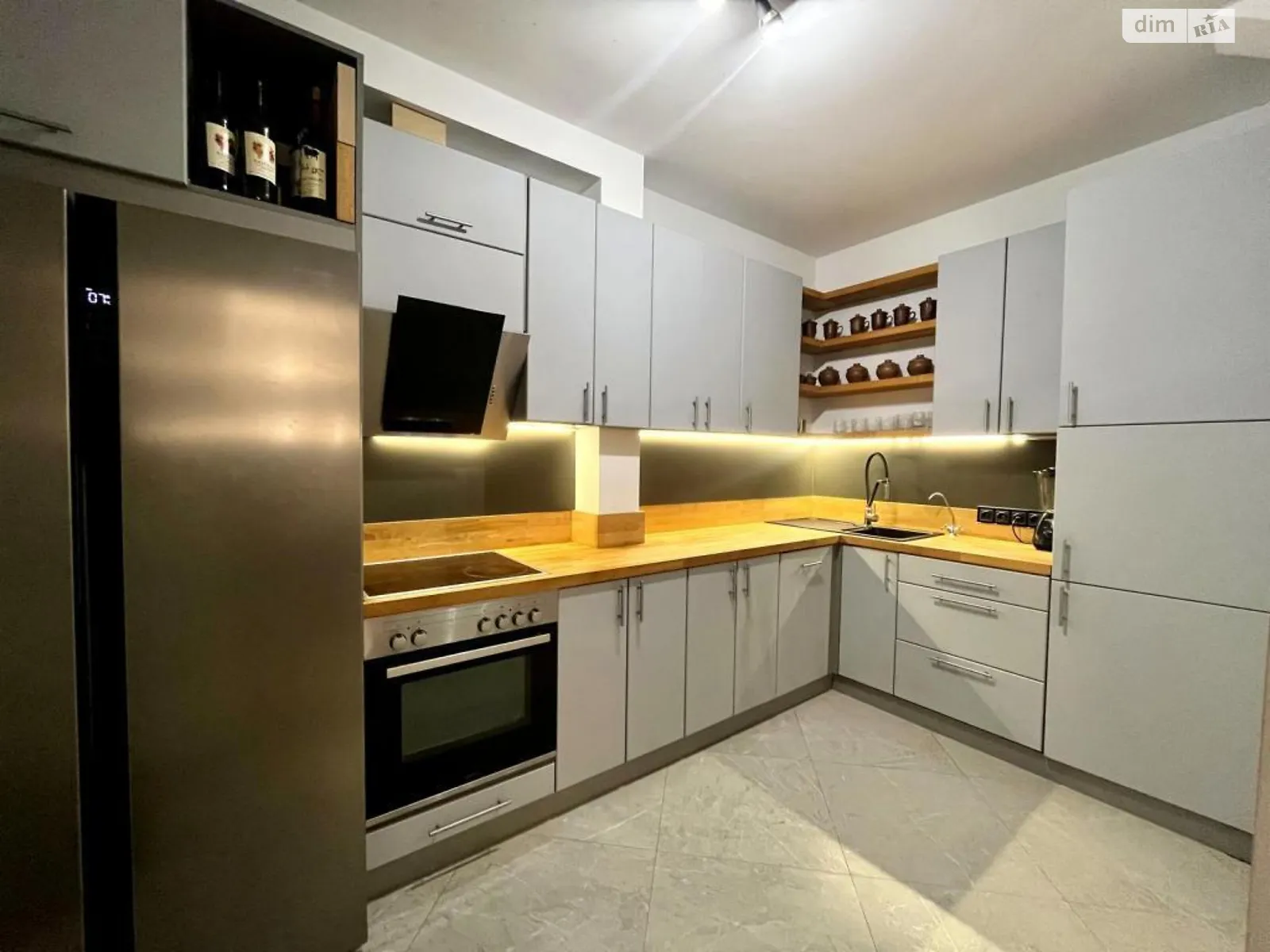 Продается 4-комнатная квартира 126 кв. м в Киеве, ул. Нижний Вал, 27-29 - фото 1