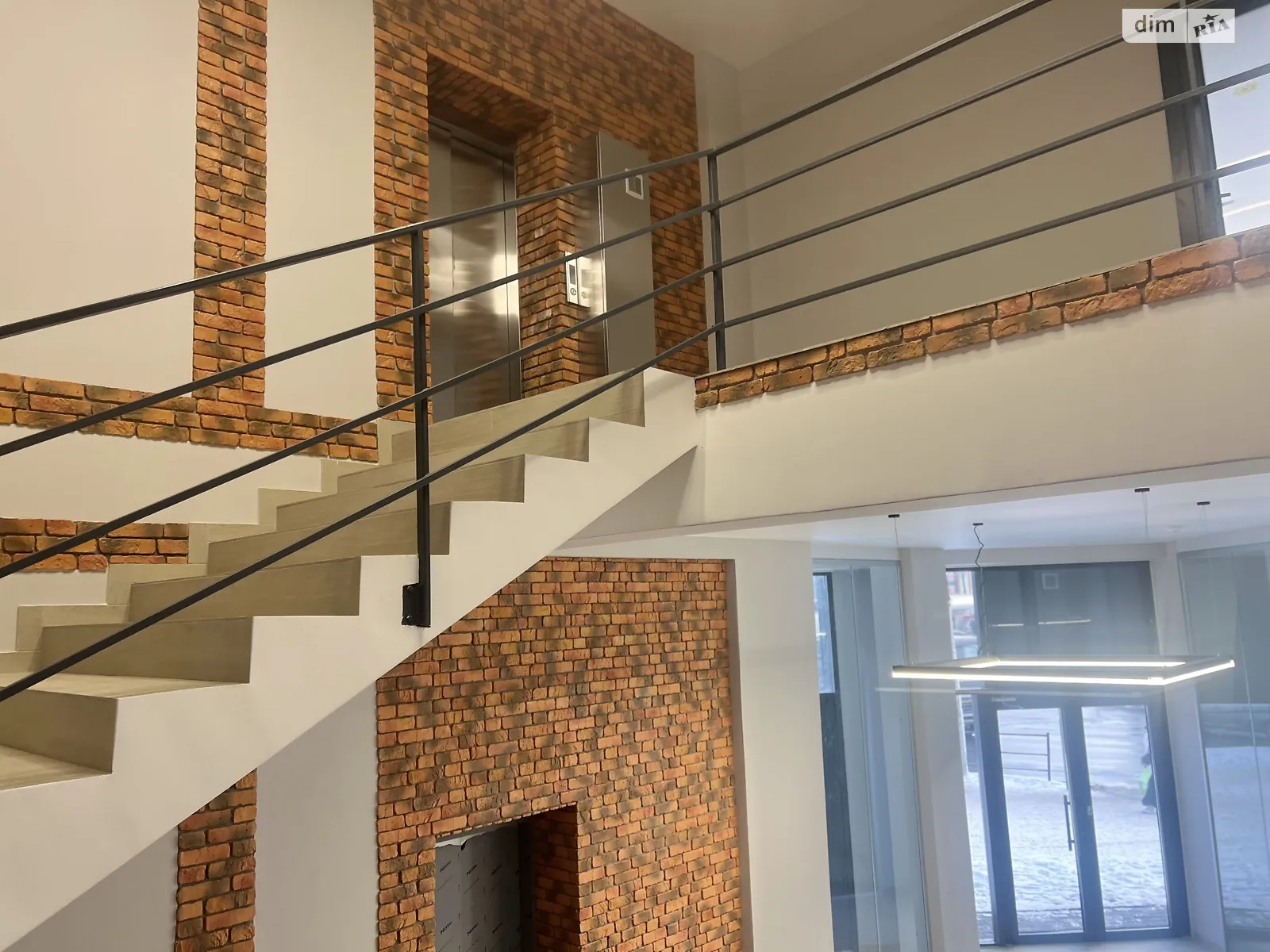 Продается помещения свободного назначения 18.3 кв. м в 11-этажном здании, цена: 34770 $ - фото 1