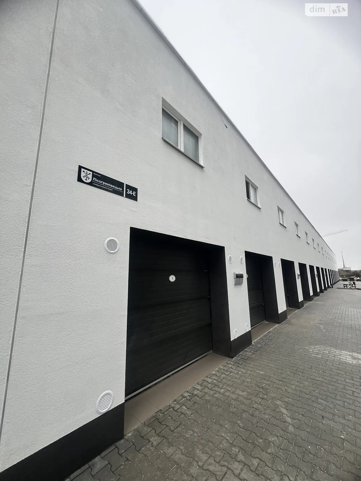 Сдается в аренду отдельно стоящий гараж под бус на 22.5 кв. м, цена: 3000 грн - фото 1