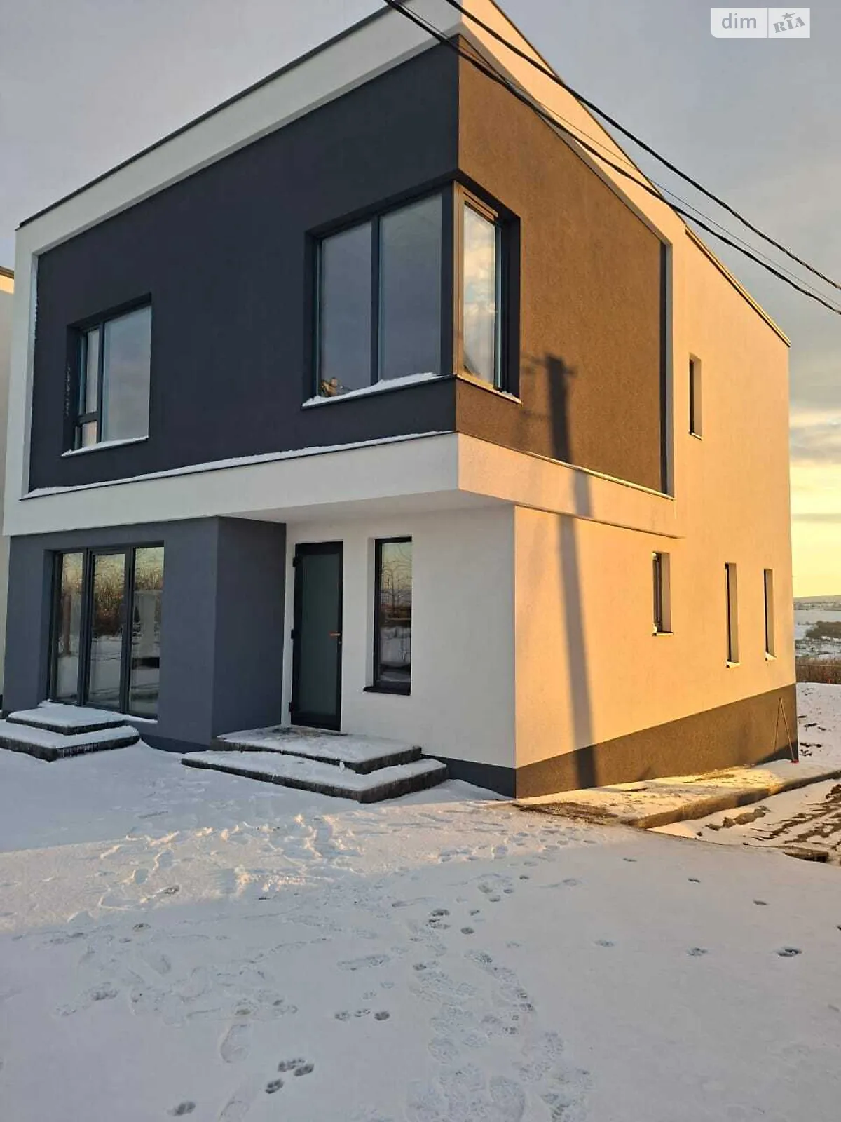 Продается дом на 2 этажа 180 кв. м с балконом, цена: 146000 $ - фото 1