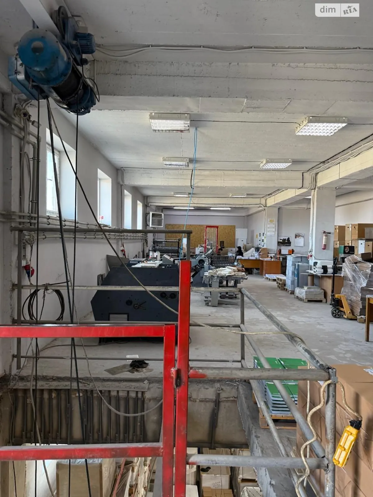 Продается помещения свободного назначения 6000 кв. м в 3-этажном здании, цена: 4000000 $ - фото 1