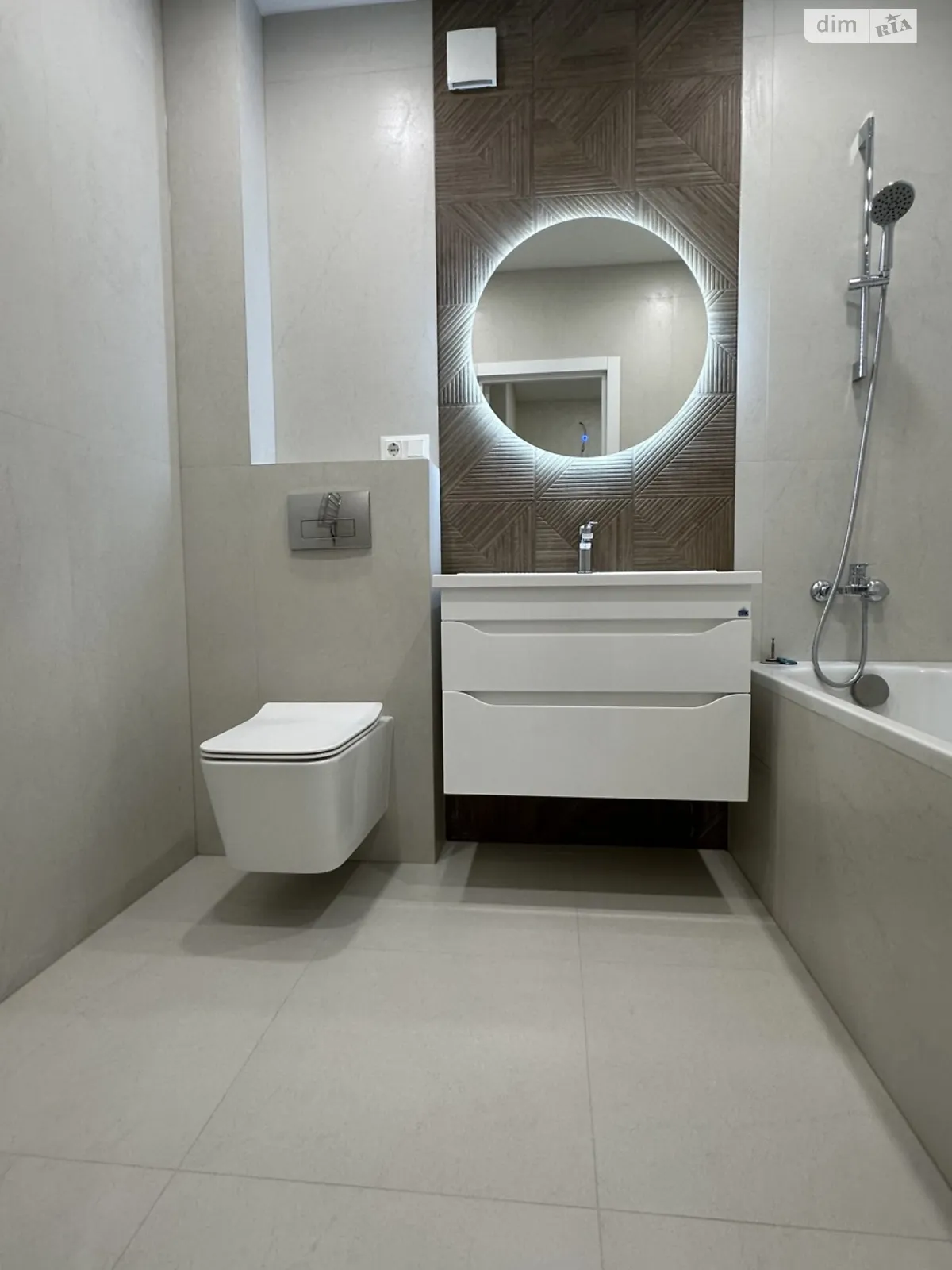 Продается 1-комнатная квартира 46 кв. м в Виннице, ул. Васильковая, 4В - фото 1