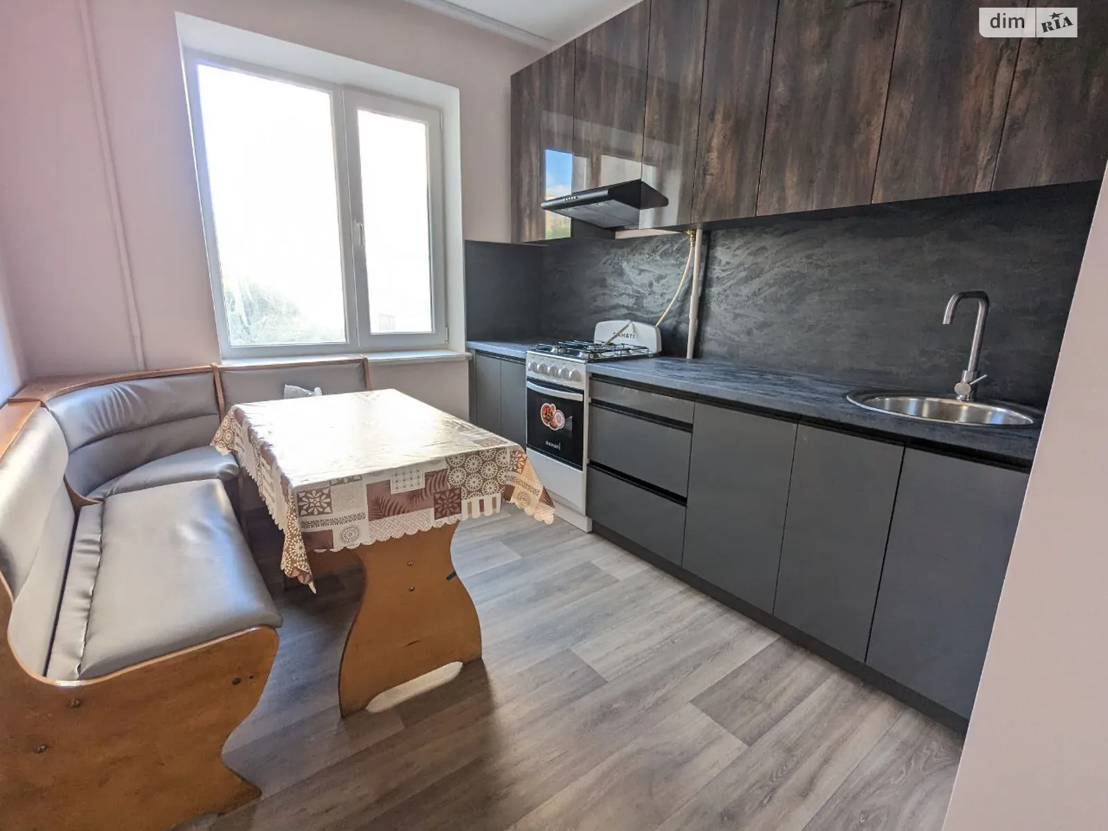 Здається в оренду 3-кімнатна квартира 64 кв. м у Рівному, вул. Київська, 83 - фото 1