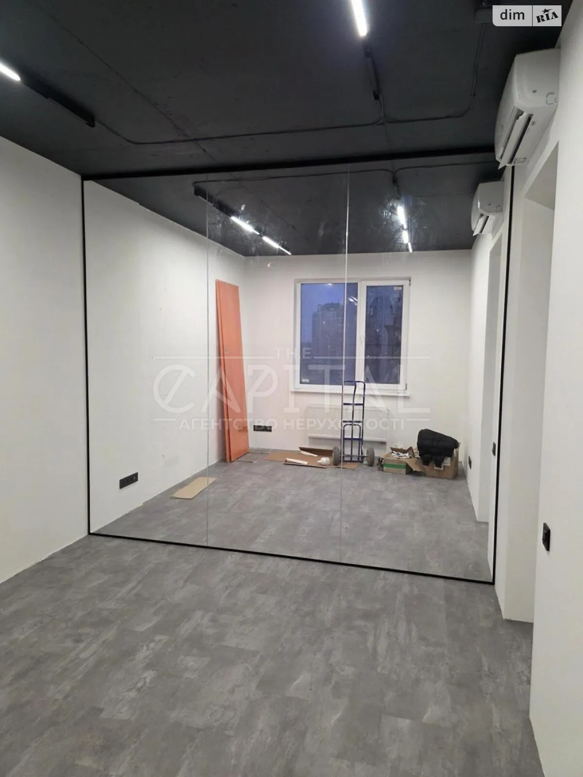 Сдается в аренду офис 101 кв. м в бизнес-центре, цена: 3000 $ - фото 1