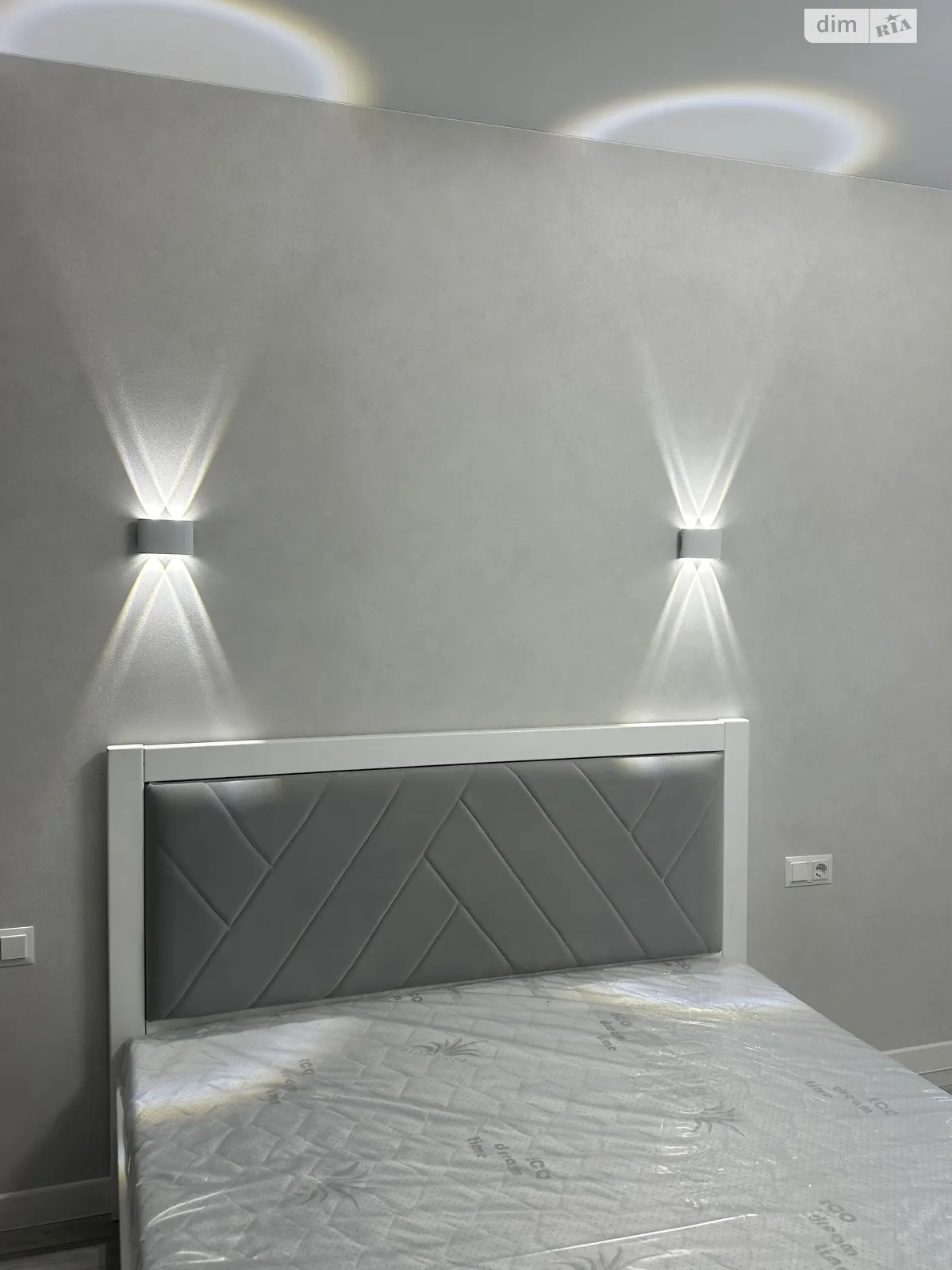 Продается 1-комнатная квартира 60.1 кв. м в Виннице, ул. Академика Янгеля - фото 1