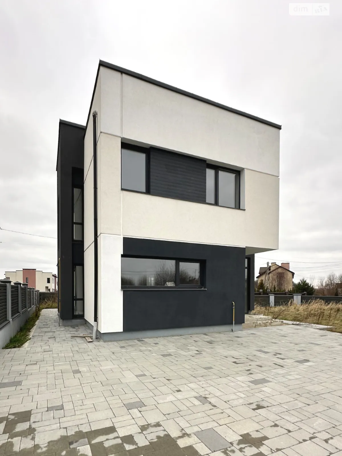 Продается дом на 2 этажа 163.2 кв. м с участком, цена: 146900 $ - фото 1