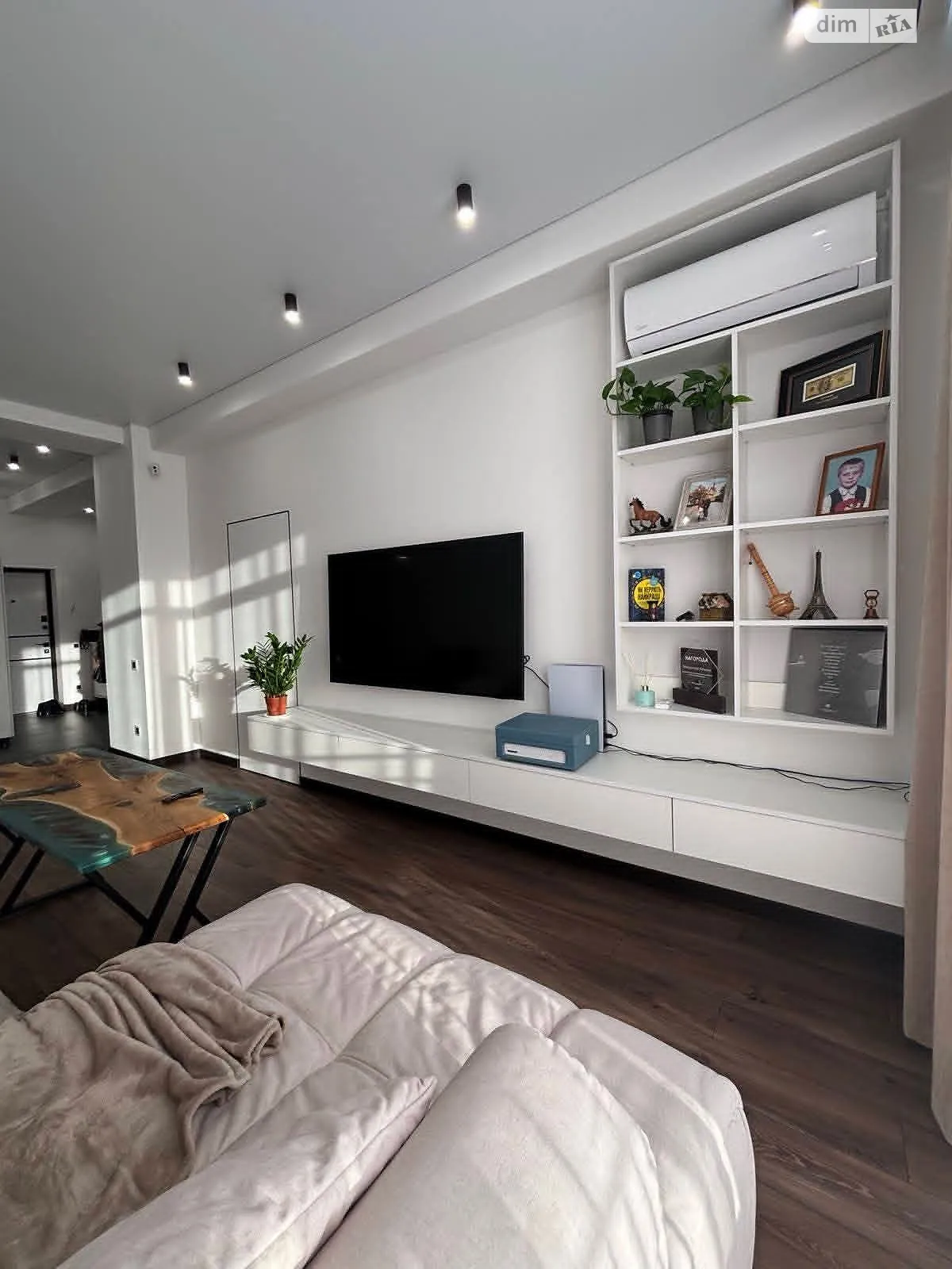 Продается 2-комнатная квартира 60 кв. м в Червонограде, ул. Ивасюка - фото 1