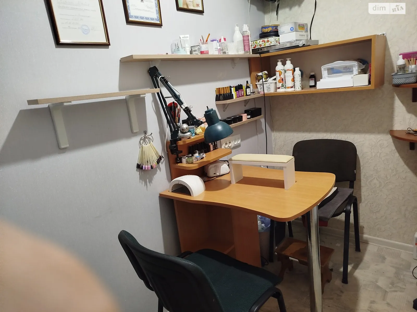 Продается офис 4 кв. м в бизнес-центре, цена: 5000 $ - фото 1