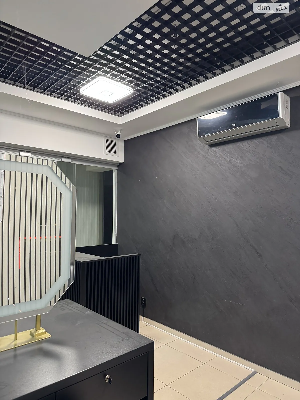 Сдается в аренду помещения свободного назначения 30 кв. м в 3-этажном здании, цена: 12999 грн - фото 1