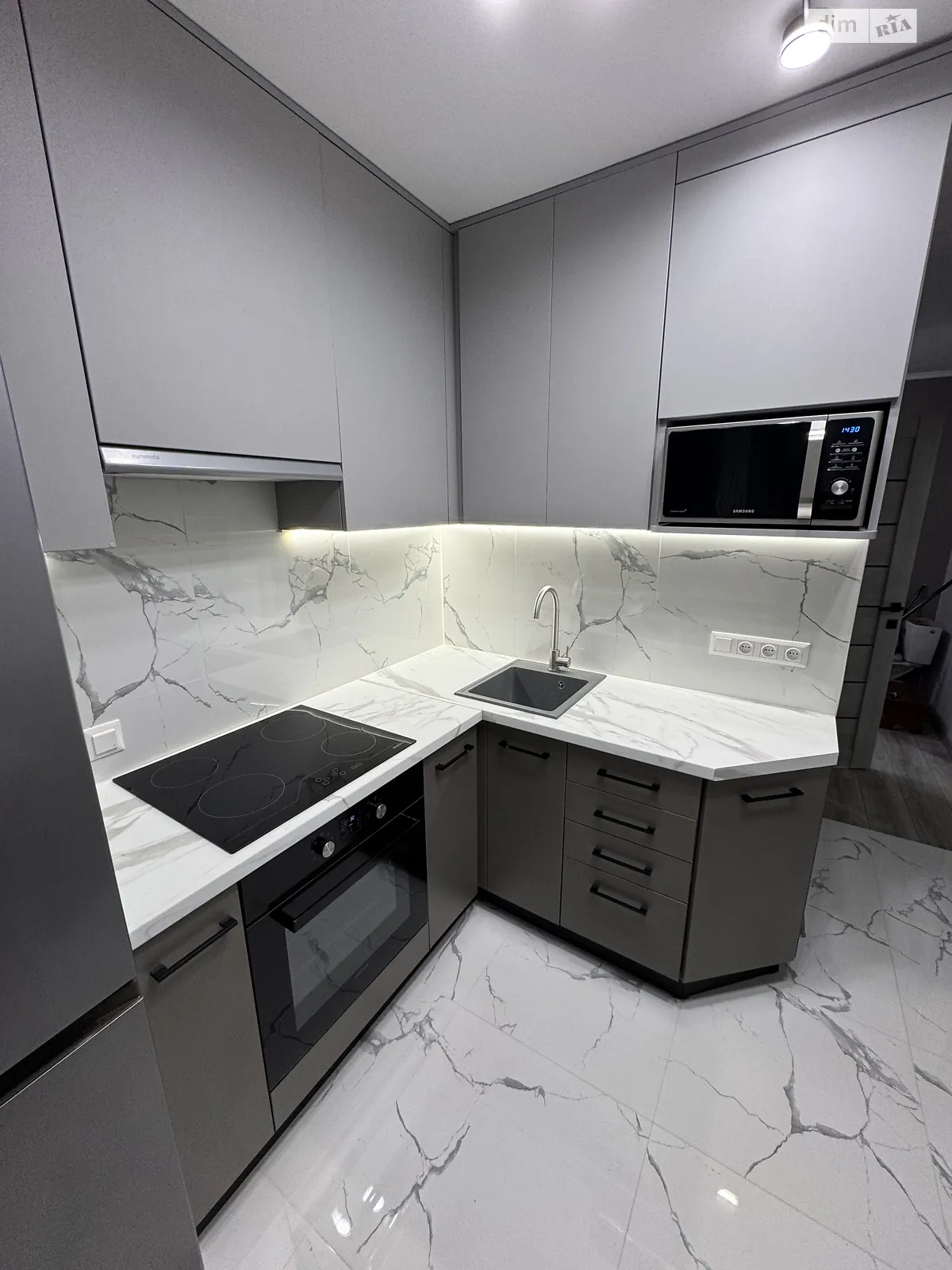 Продается 1-комнатная квартира 32.8 кв. м в Киеве, ул. Вышгородская, 46А - фото 1