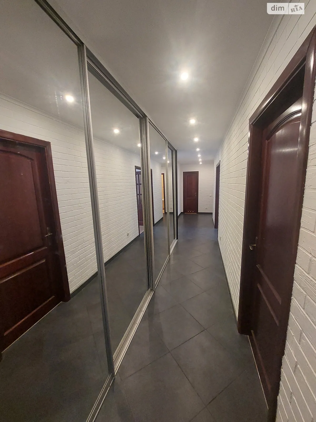 2-комнатная квартира 72 кв. м в Тернополе, ул. Довженко Александра - фото 1