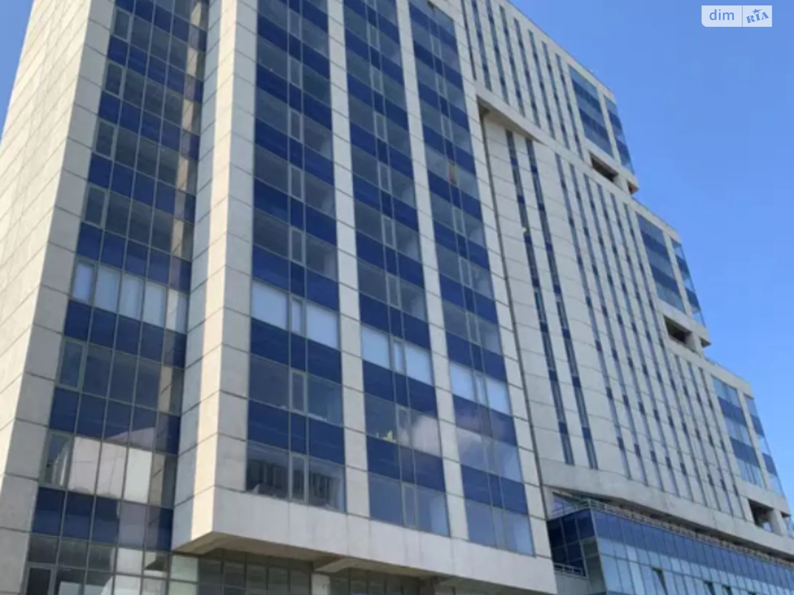 Сдается в аренду офис 105 кв. м в бизнес-центре, цена: 27000 грн - фото 1