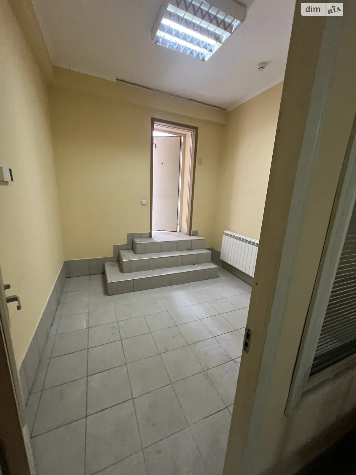 Сдается в аренду помещения свободного назначения 100 кв. м в 6-этажном здании, цена: 20000 грн - фото 1