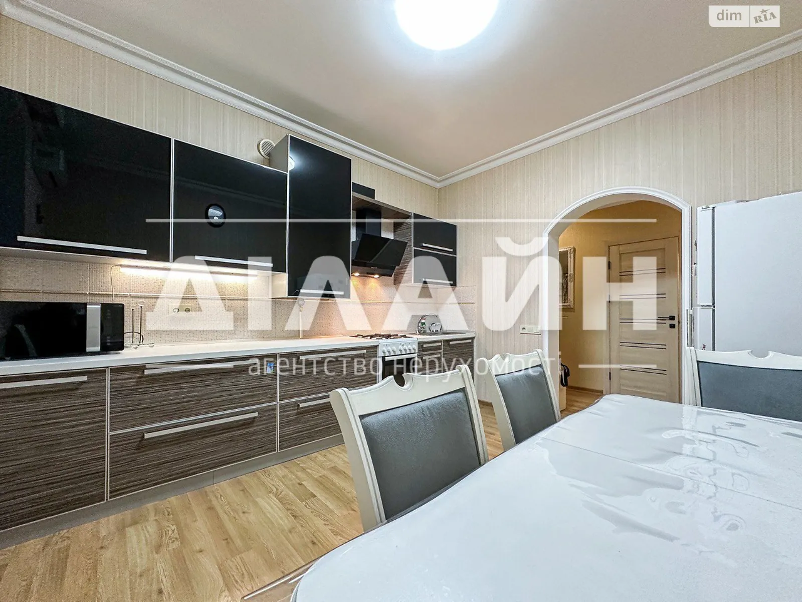 3-комнатная квартира 99.75 кв. м в Запорожье, ул. Розваги, 27 - фото 1