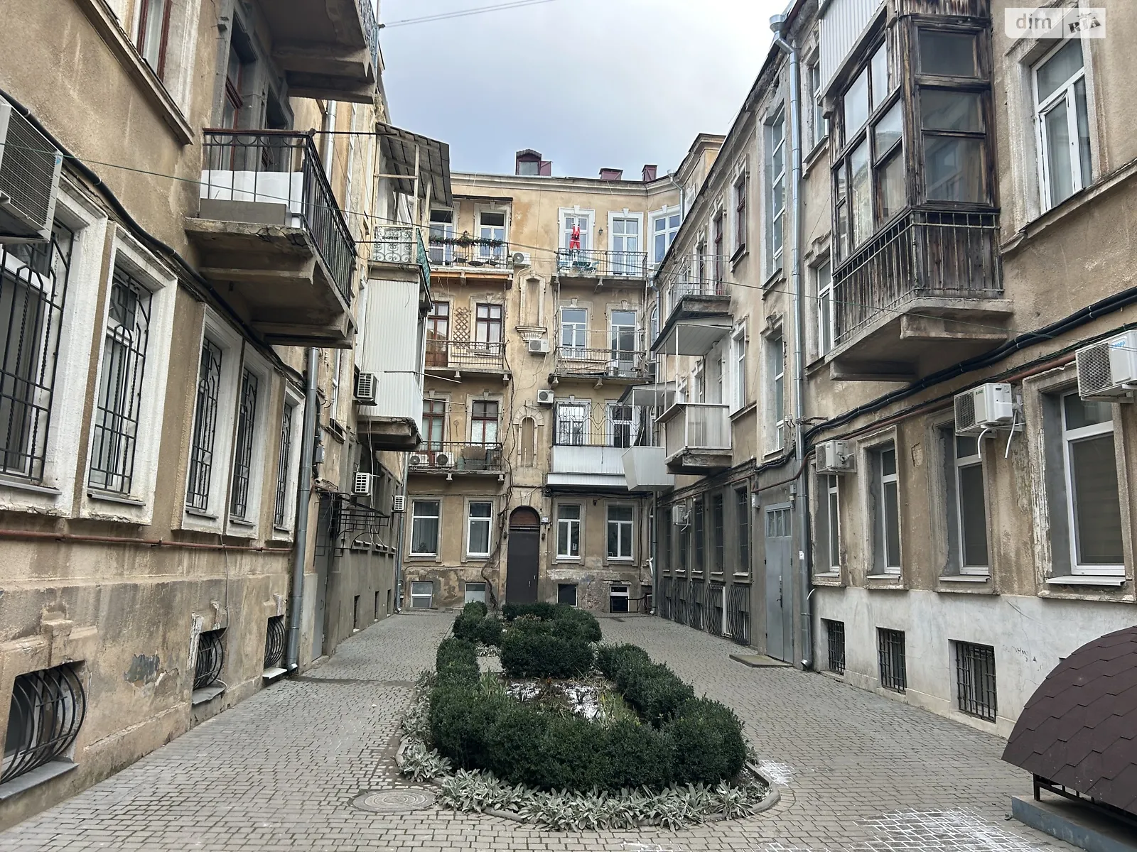 Продается 5-комнатная квартира 118.6 кв. м в Одессе, ул. Новосельского, 57 - фото 1