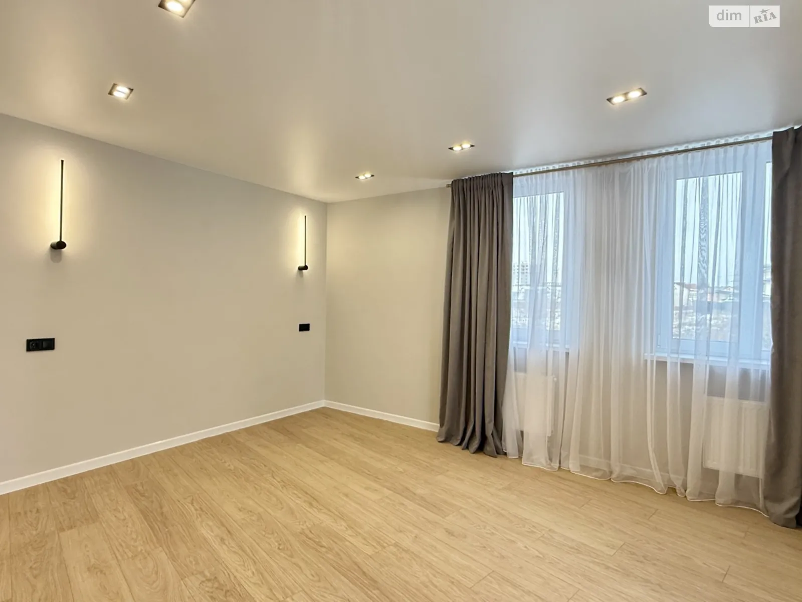 Продается 2-комнатная квартира 69 кв. м в Зарванцах, ул. Одесская, 7 - фото 1