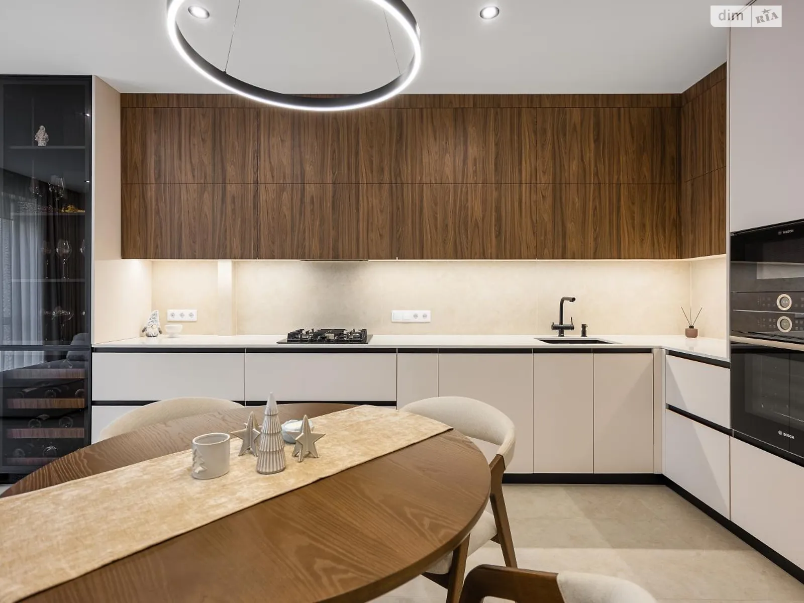 Продается 2-комнатная квартира 75.4 кв. м в Львове, ул. Венгерская, 12 - фото 1