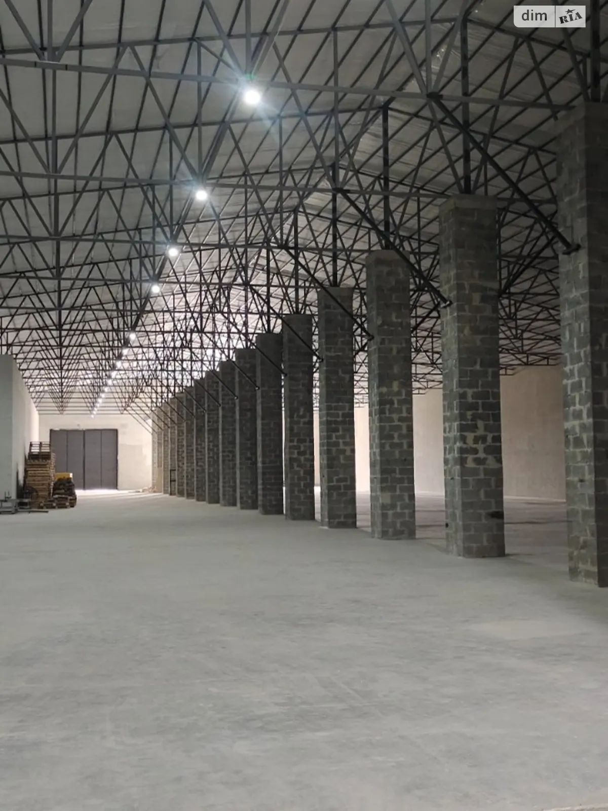 Сдается в аренду помещения свободного назначения 3300 кв. м в 1-этажном здании, цена: 33000 грн - фото 1