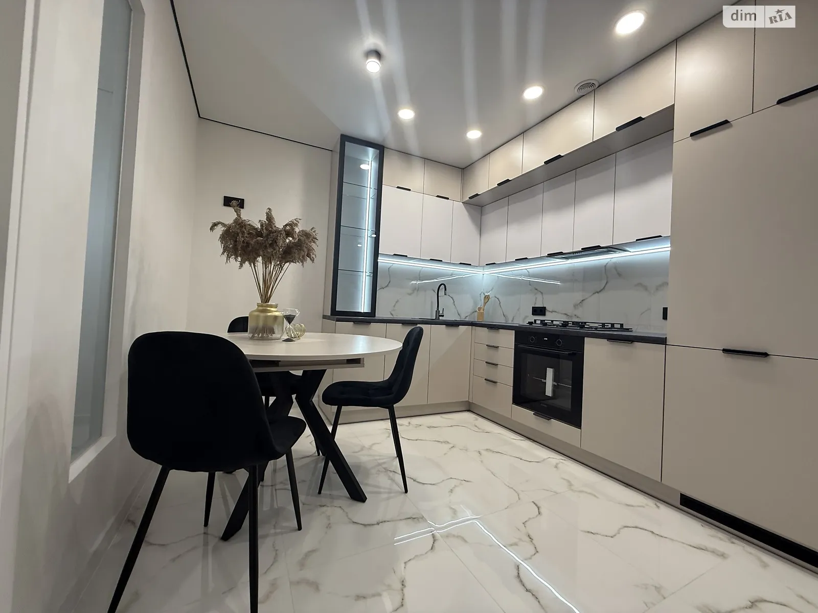 2-кімнатна квартира 65 кв. м у Тернополі, цена: 79500 $ - фото 1