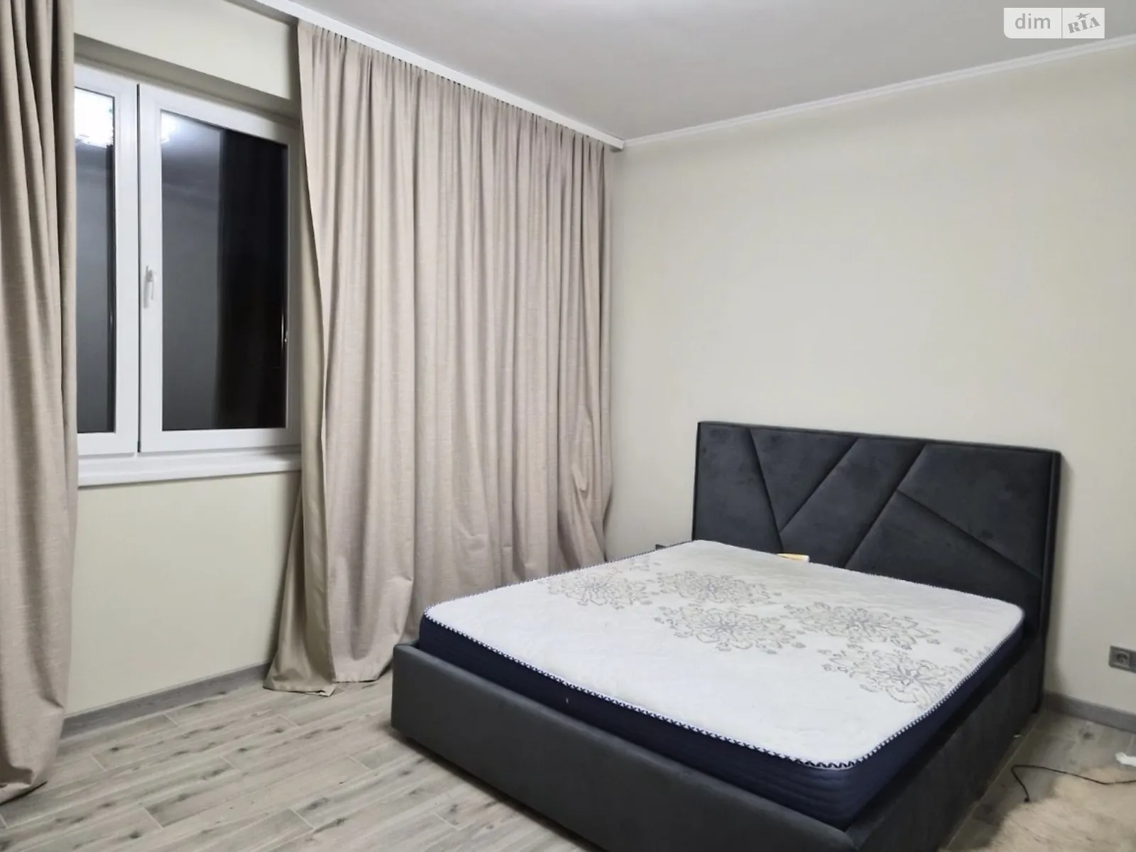 Продается 1-комнатная квартира 53.9 кв. м в Ужгороде, ул. Собранецкая, 160 - фото 1