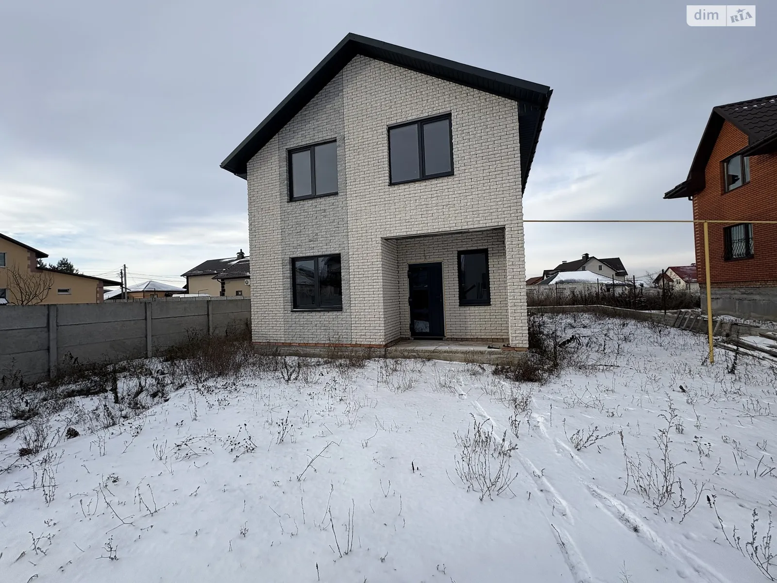 Продается дом на 2 этажа 115 кв. м с камином, цена: 92000 $ - фото 1