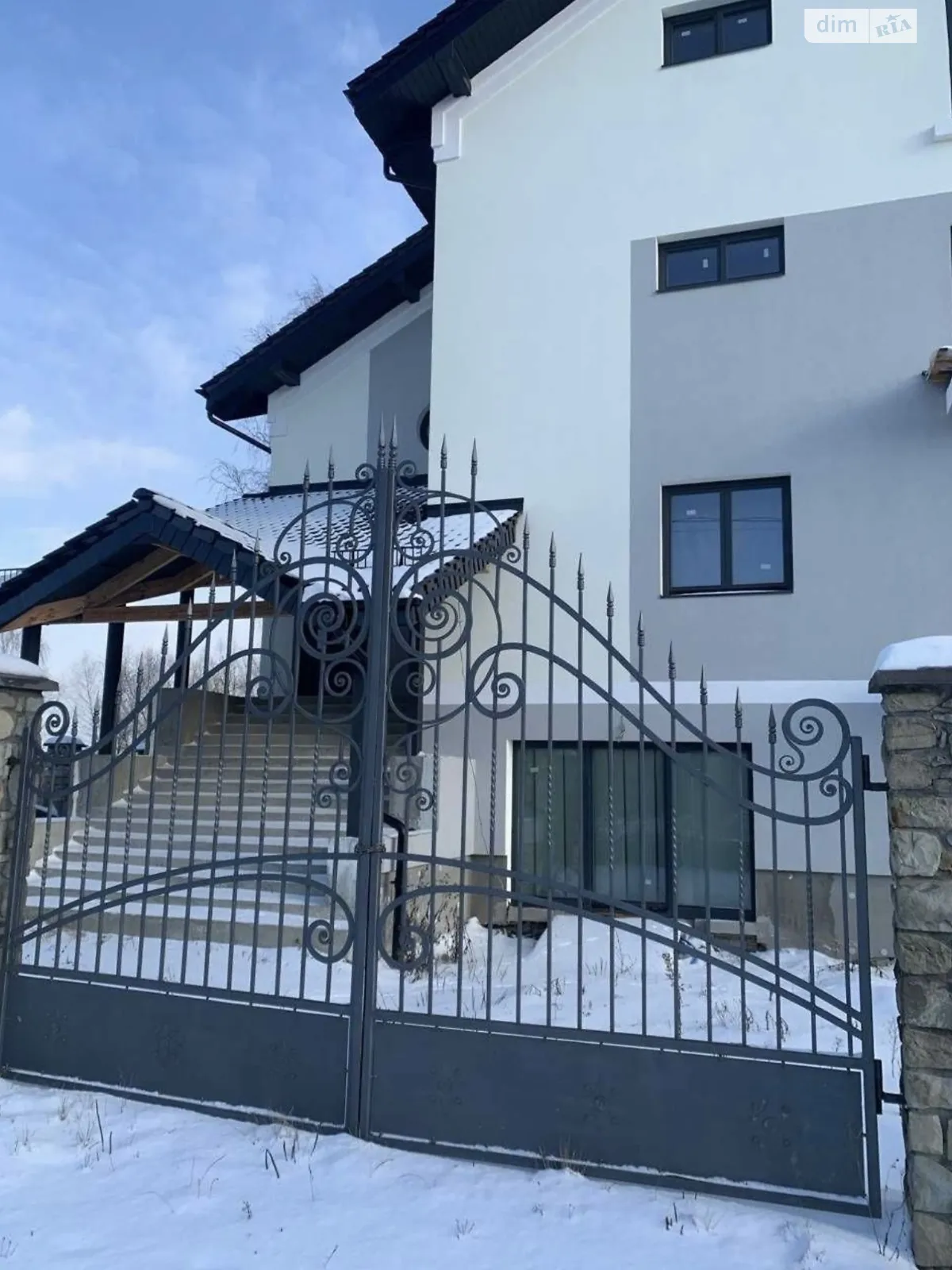 Продається будинок 3 поверховий 520.3 кв. м з ділянкою, цена: 220000 $ - фото 1