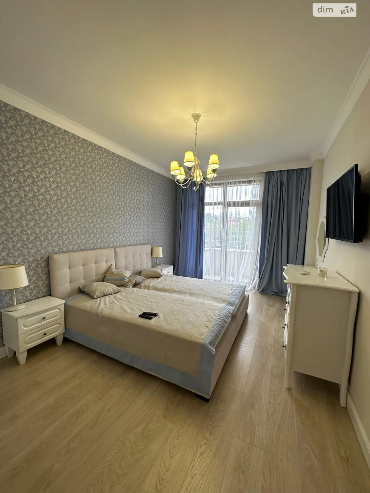 Продается 1-комнатная квартира 42 кв. м в Ужгороде, ул. Гойды, 10 - фото 1