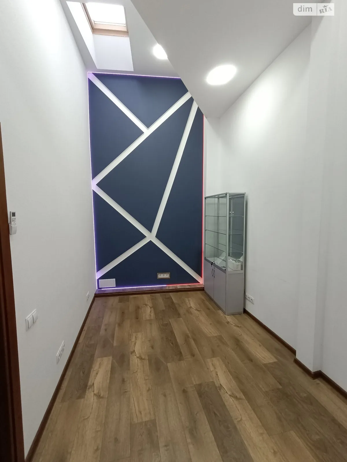 Здається в оренду офіс 15 кв. м в бізнес-центрі, цена: 4500 грн - фото 1
