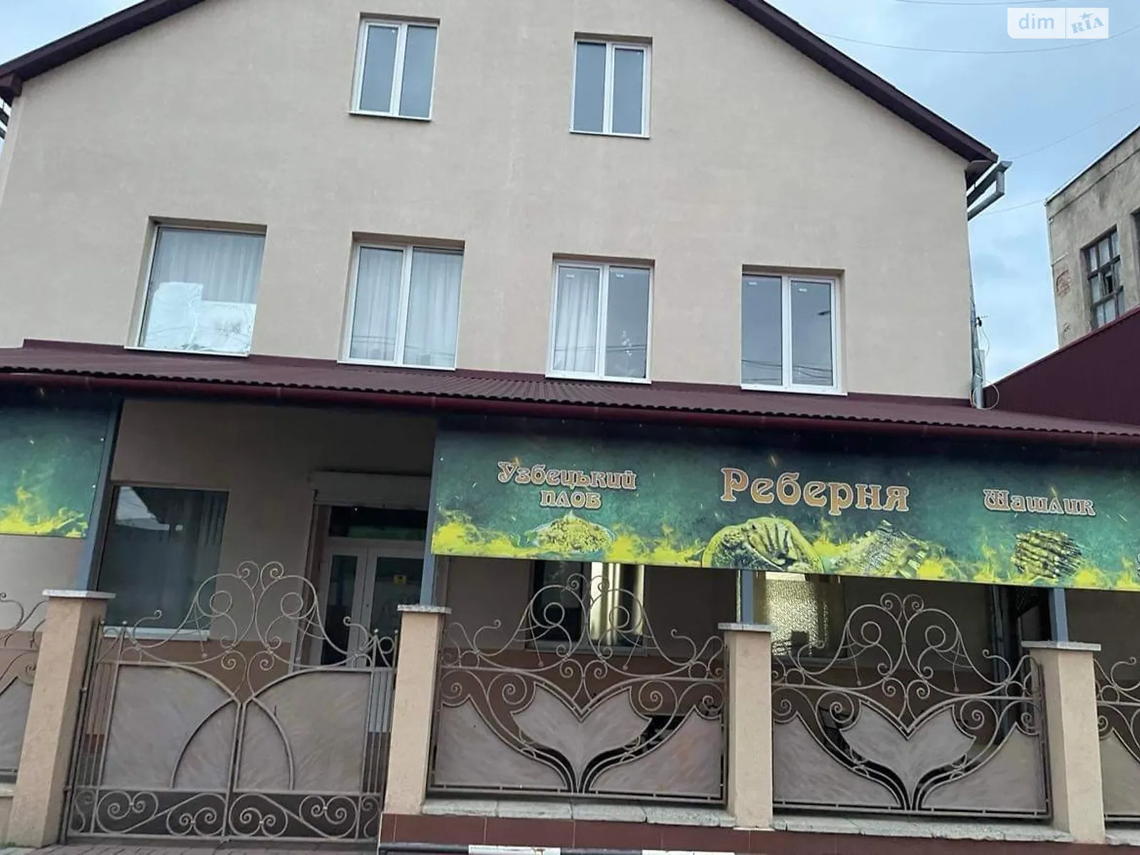 Продается помещения свободного назначения 675 кв. м в 3-этажном здании, цена: 400000 $ - фото 1