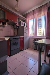 Продаж квартири, Івано-Франківськ, Хоткевича Гната вулиця, буд. 73