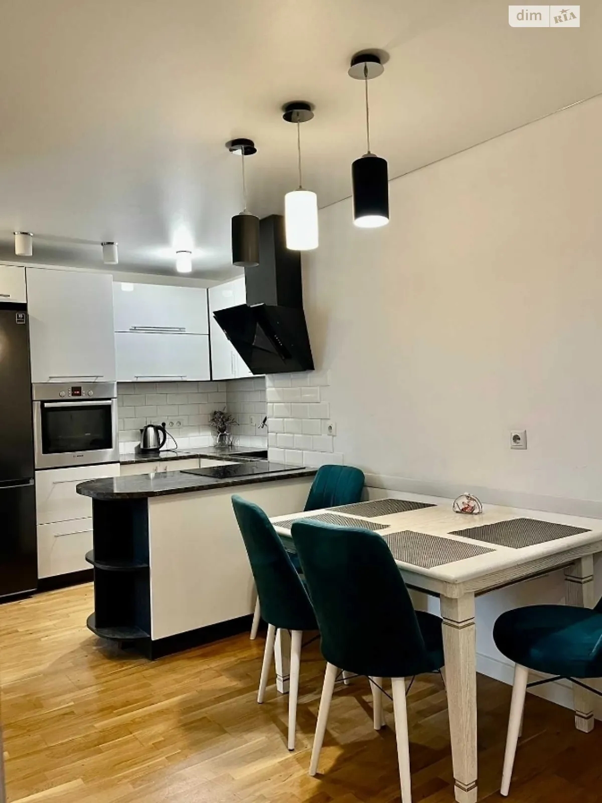 2-комнатная квартира 76 кв. м в Луцке, ул. Липинского - фото 1