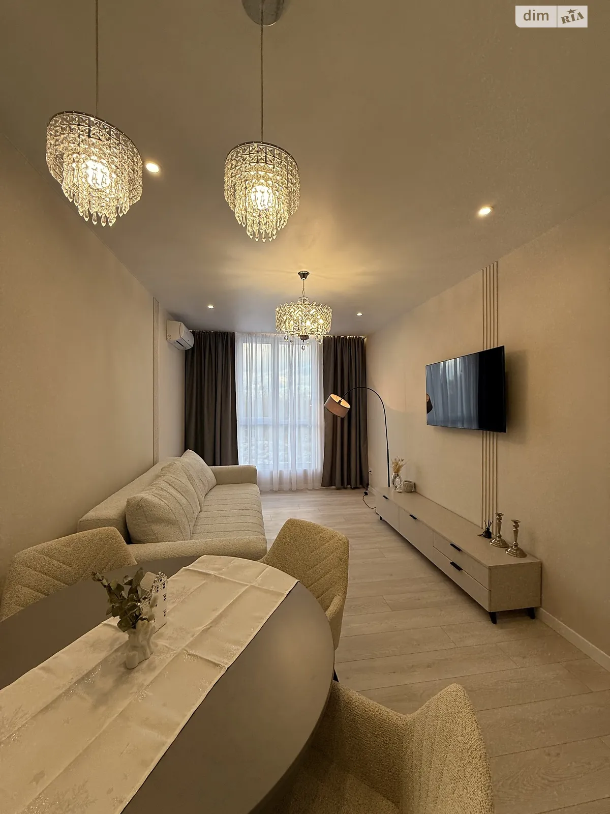 Продается 2-комнатная квартира 72 кв. м в Львове, ул. Роксоляны, 1 - фото 1