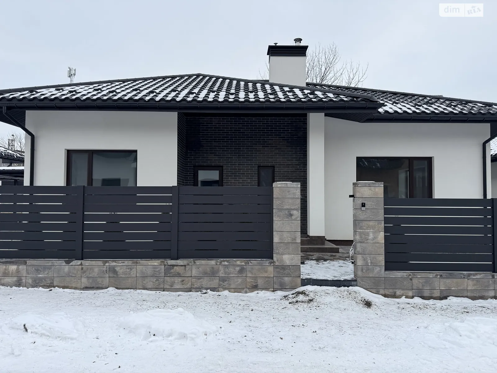 Продається одноповерховий будинок 120 кв. м з бесідкою, вул. Дачна - фото 1