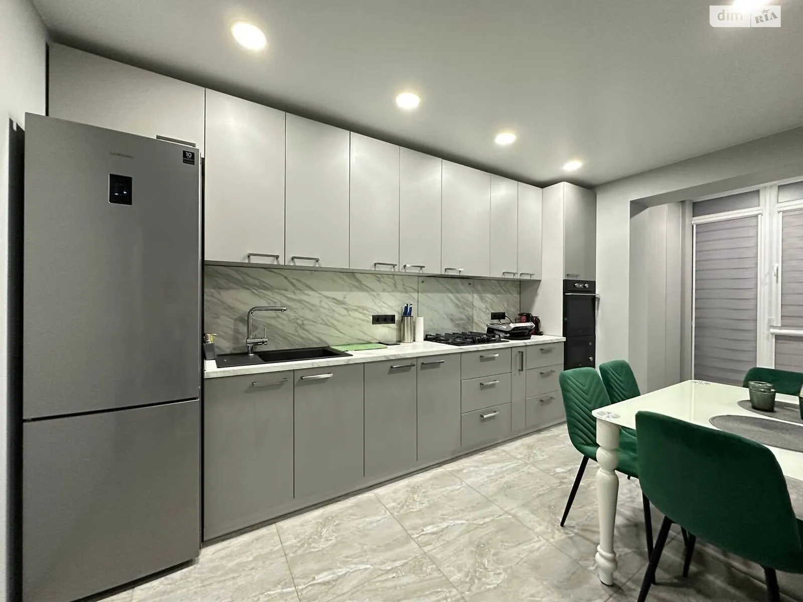 Продается 1-комнатная квартира 60 кв. м в Днепре, ул. Набережная Победы, 42Ф - фото 1