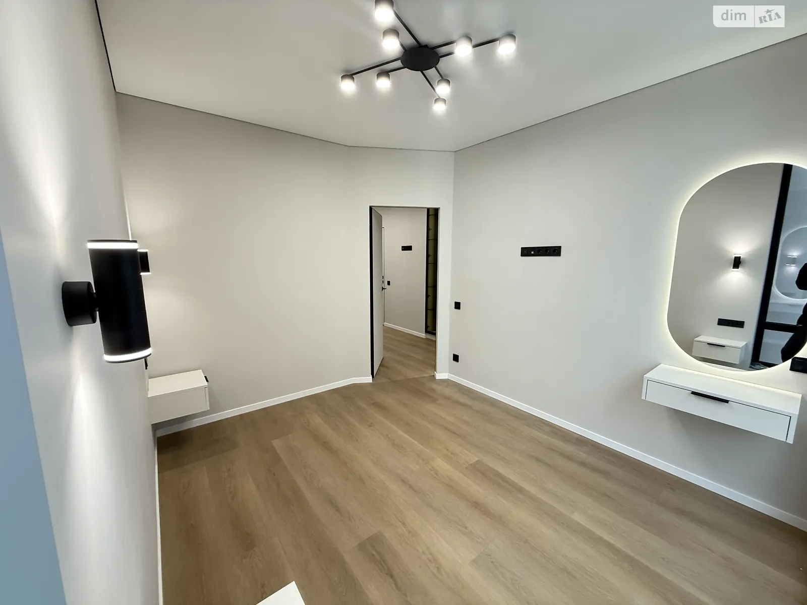 Продается 1-комнатная квартира 37 кв. м в Ивано-Франковске, цена: 78500 $ - фото 1