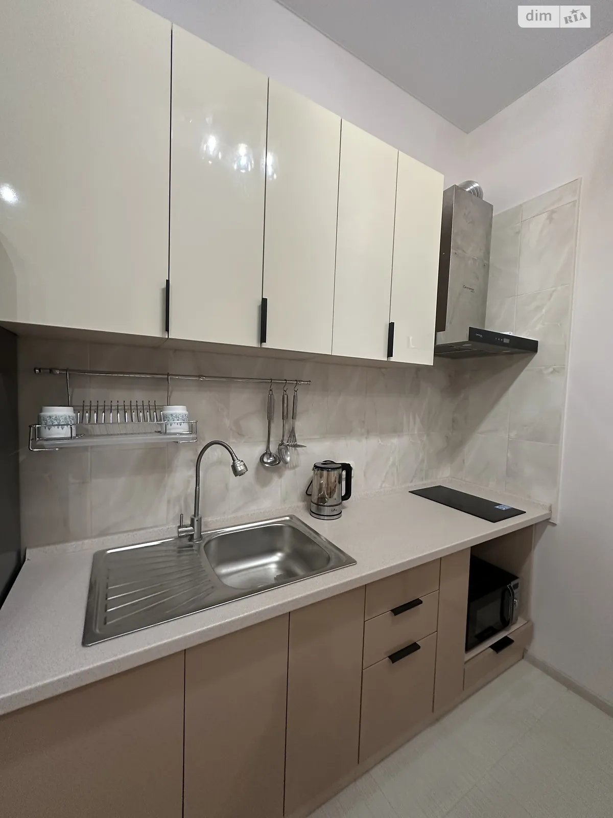 Здається в оренду 1-кімнатна квартира 38 кв. м у Рівному, вул. Соборна - фото 1