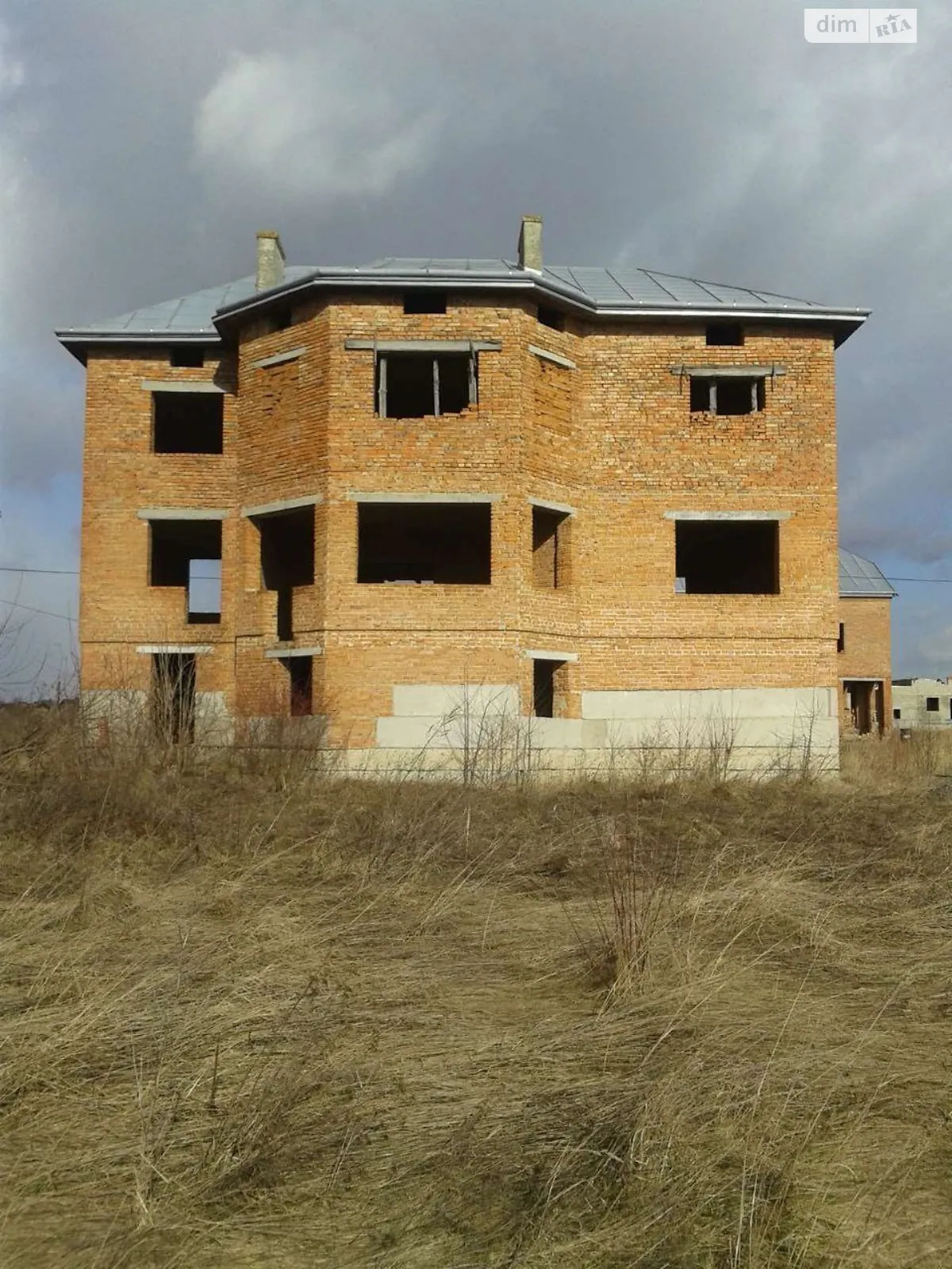 Продается дом на 3 этажа 373 кв. м с мансардой, цена: 49000 $ - фото 1