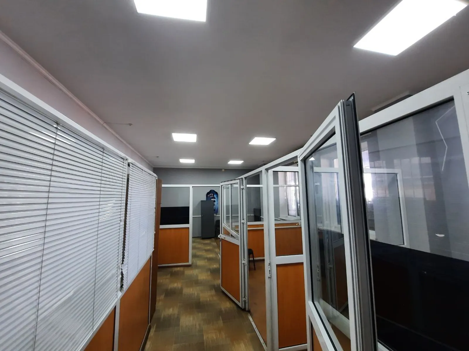 Сдается в аренду офис 60 кв. м в бизнес-центре, цена: 7200 грн - фото 1