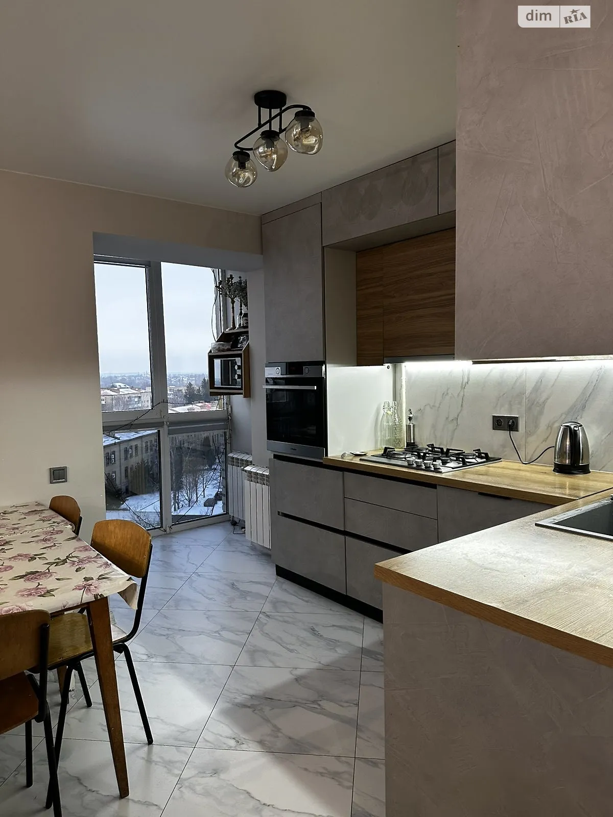 3-кімнатна квартира 68 кв. м у Луцьку, просп. Грушевського Президента, 1 - фото 1