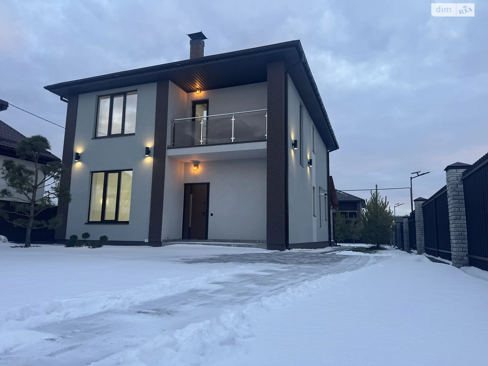 Продается дом на 2 этажа 160 кв. м с гаражом, цена: 240000 $ - фото 1