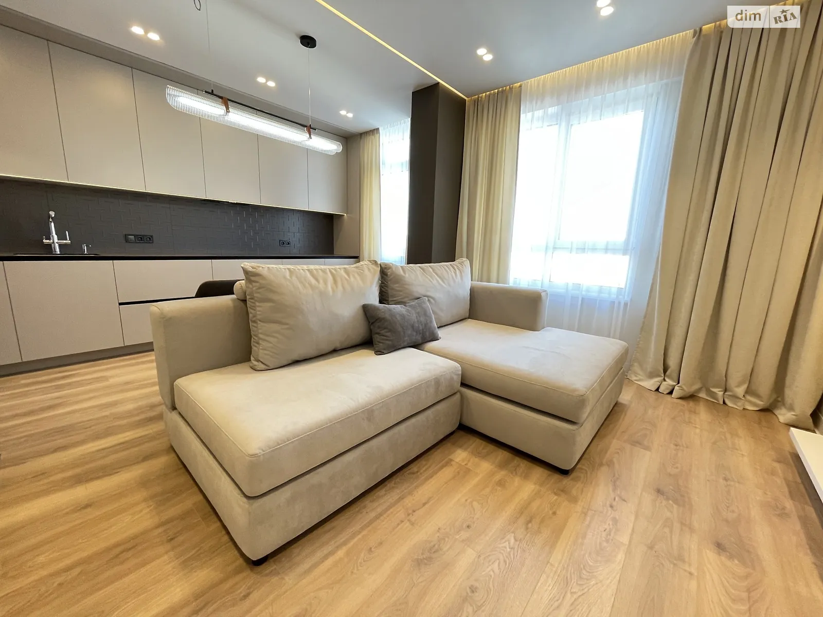 3-комнатная квартира 75 кв. м в Тернополе, ул. Торговица(Живова Анатолия), 18А - фото 1