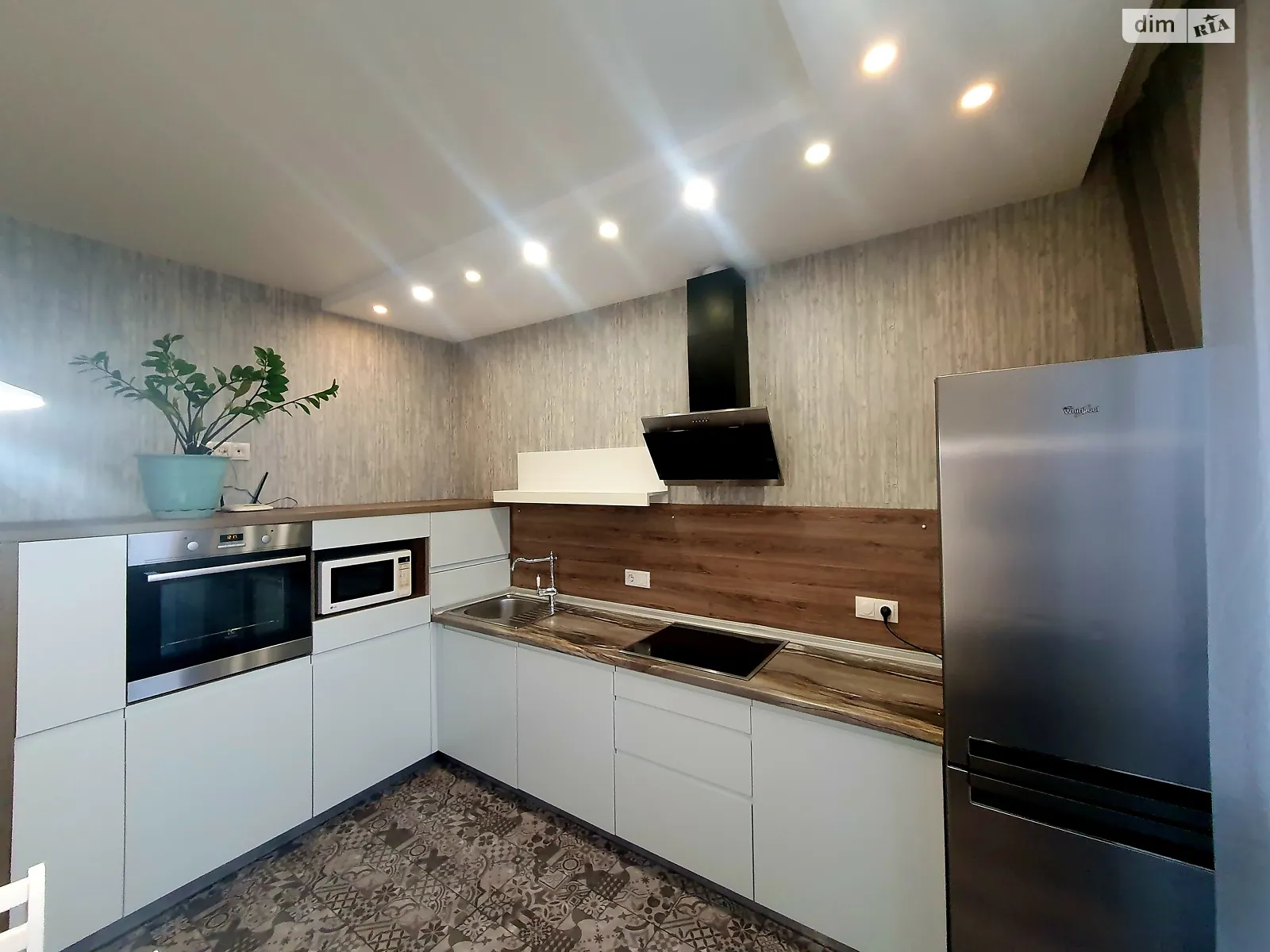 Продается 1-комнатная квартира 50 кв. м в Киеве, цена: 135000 $ - фото 1