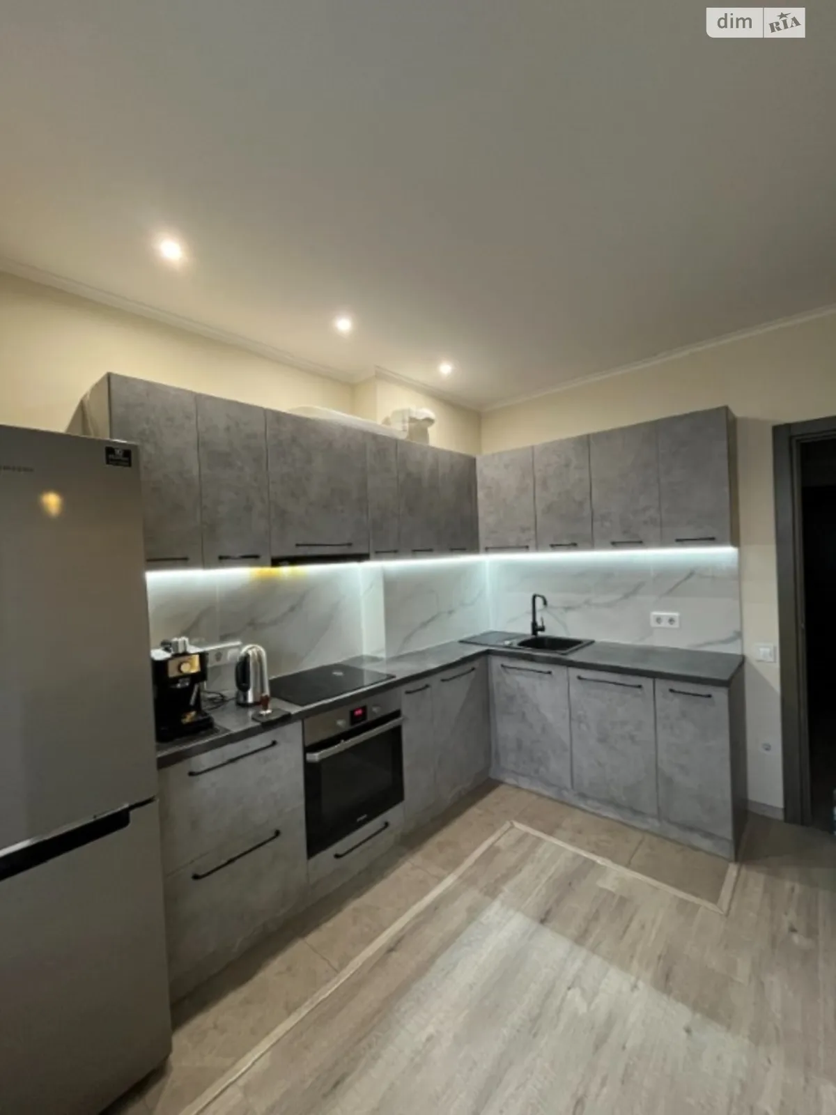 Продается 1-комнатная квартира 40.1 кв. м в Одессе, ул. Рихтера Святослава - фото 1